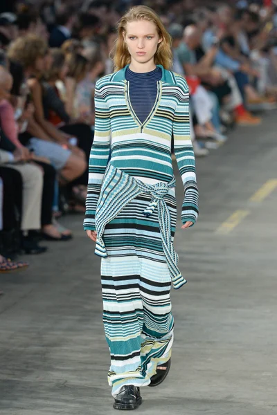 Look 24